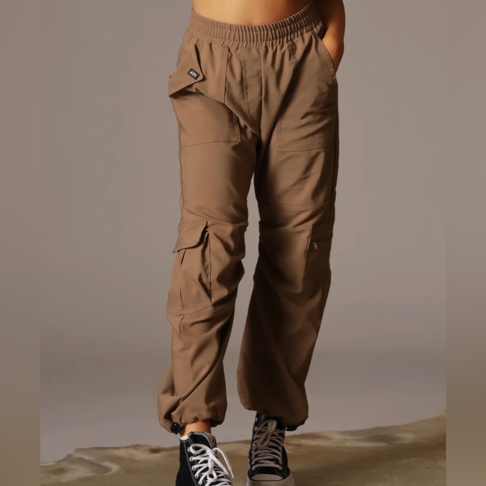 Tiger Friday RECRUIT cargos AXS